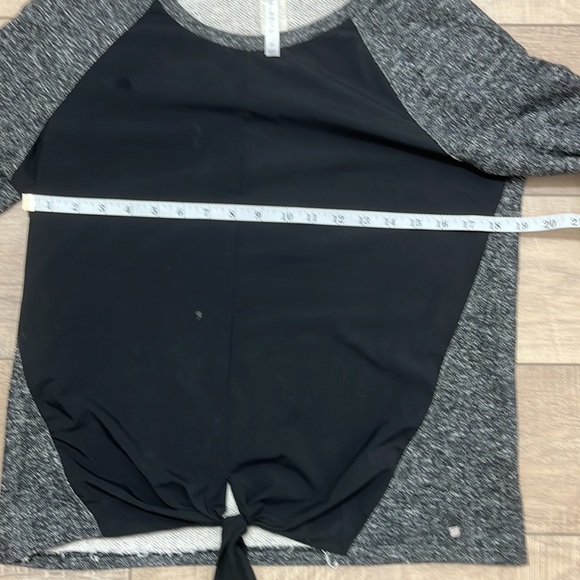 Fabletics Long Sleeve Sweatshirt Multi Texture Tie Front Black & Gray SZ M - Picture 10 of 12